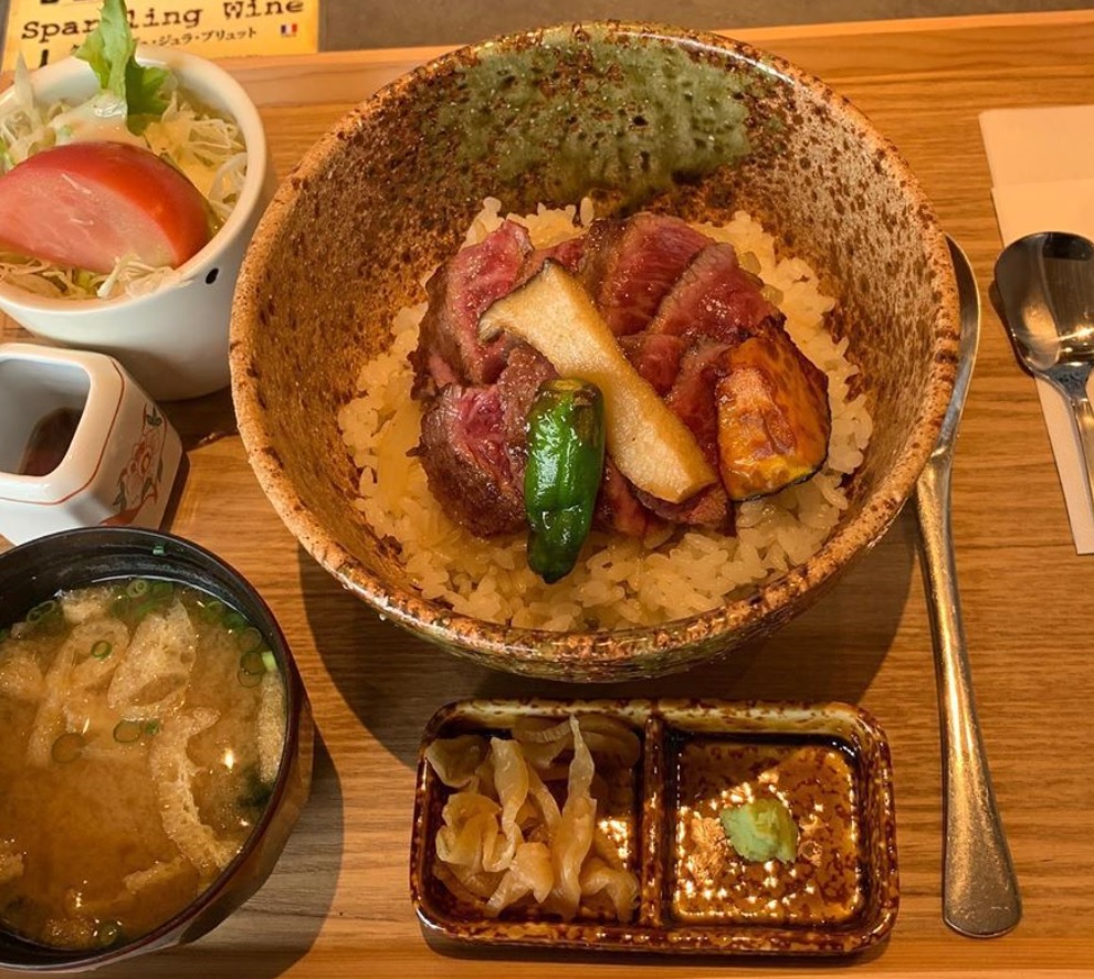 富山駅高架下新店舗