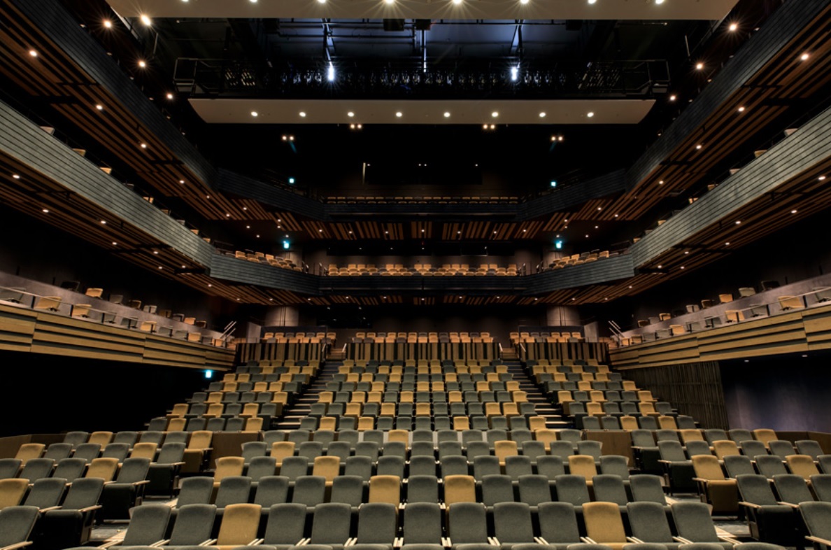 �x�R�w���ӂ̐V�z�e�����V�{��